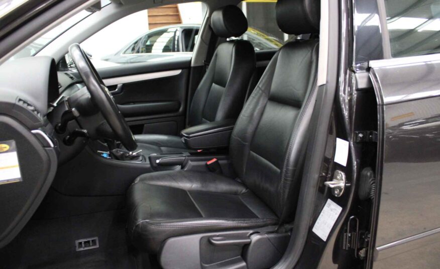 Audi A4 Avant 2.0 Pro Line Business Climatisation, Régulateur de vitesse, Attelage de remorque, Isofix