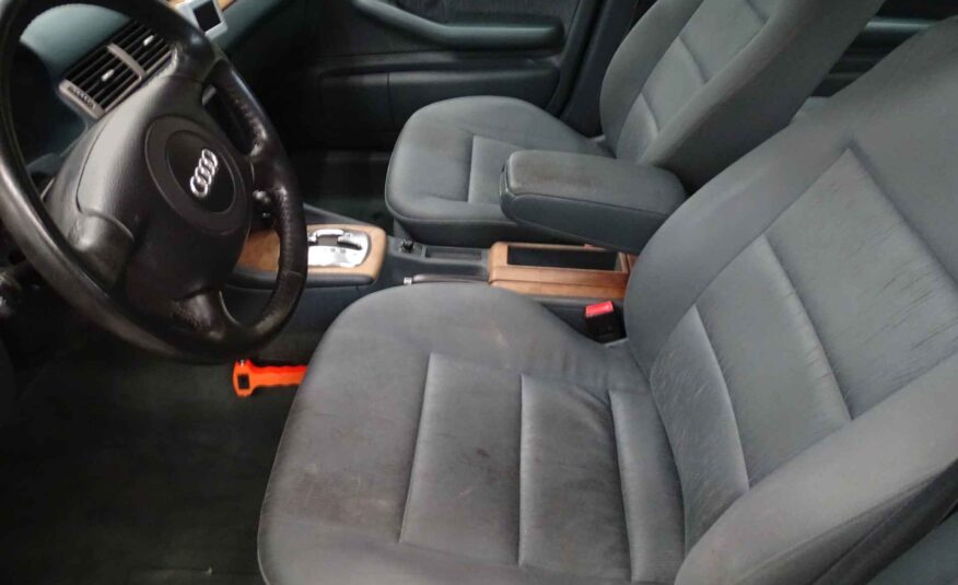 Audi A6 2.4 5V Advance RENOVATOR Automatique Climatisation, Régulateur de vitesse, Attelage, NAP