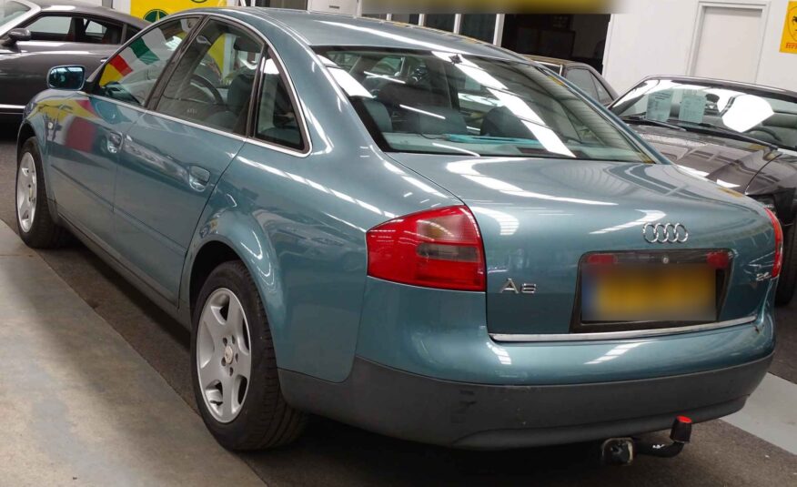 Audi A6 2.4 5V Advance RENOVATOR Automatique Climatisation, Régulateur de vitesse, Attelage, NAP