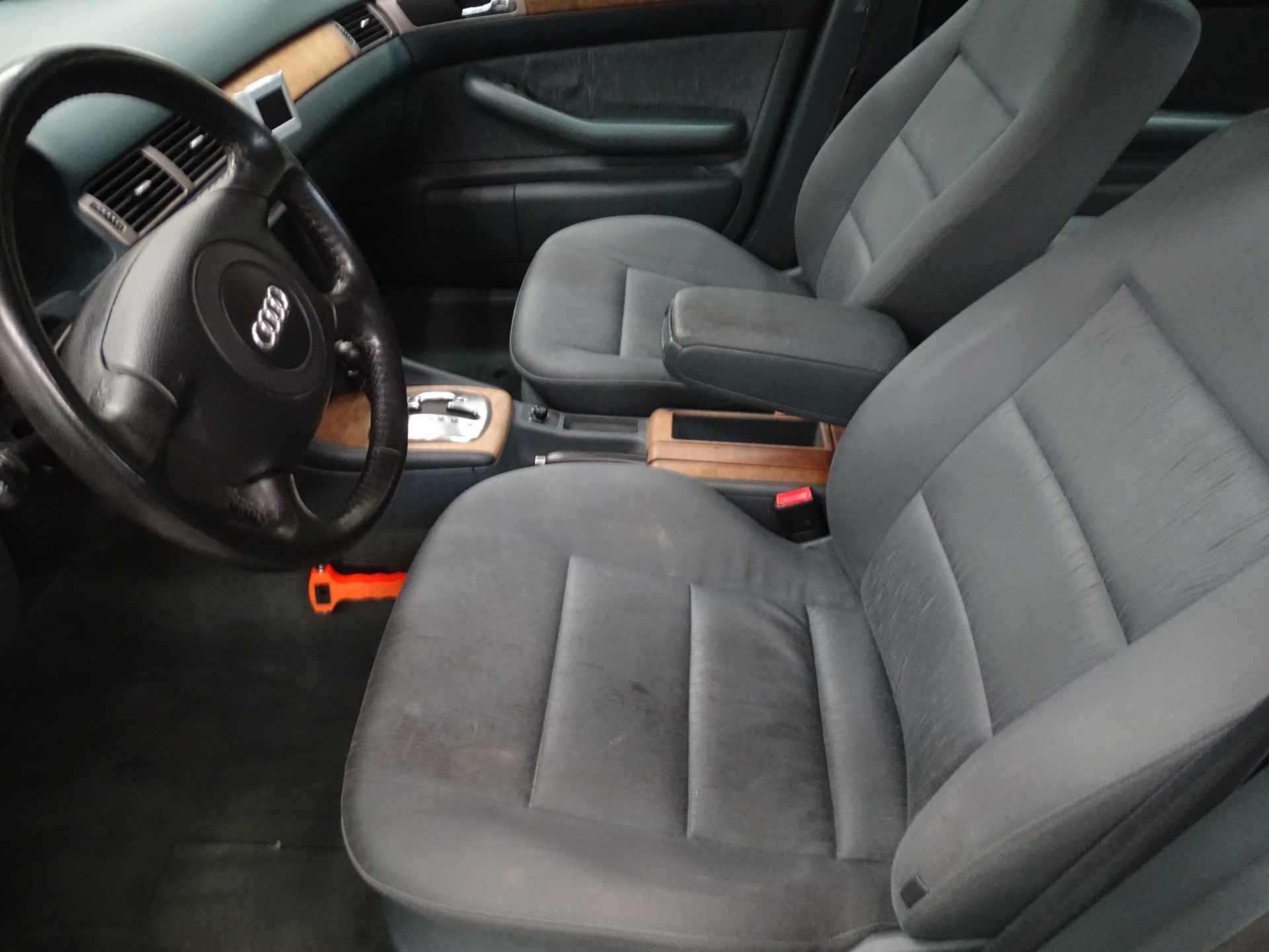 Audi A6 2.4 5V Advance RENOVATOR Automatique Climatisation, Régulateur de vitesse, Attelage, NAP