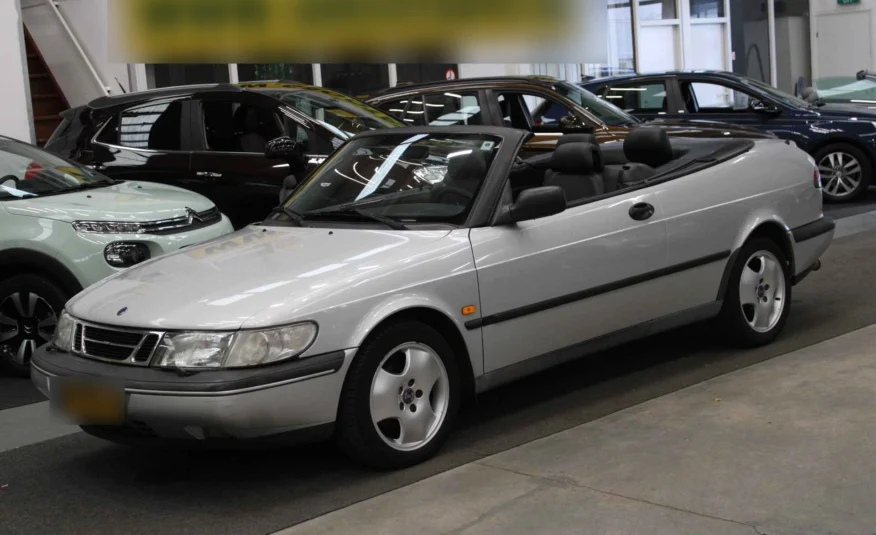 Saab 900